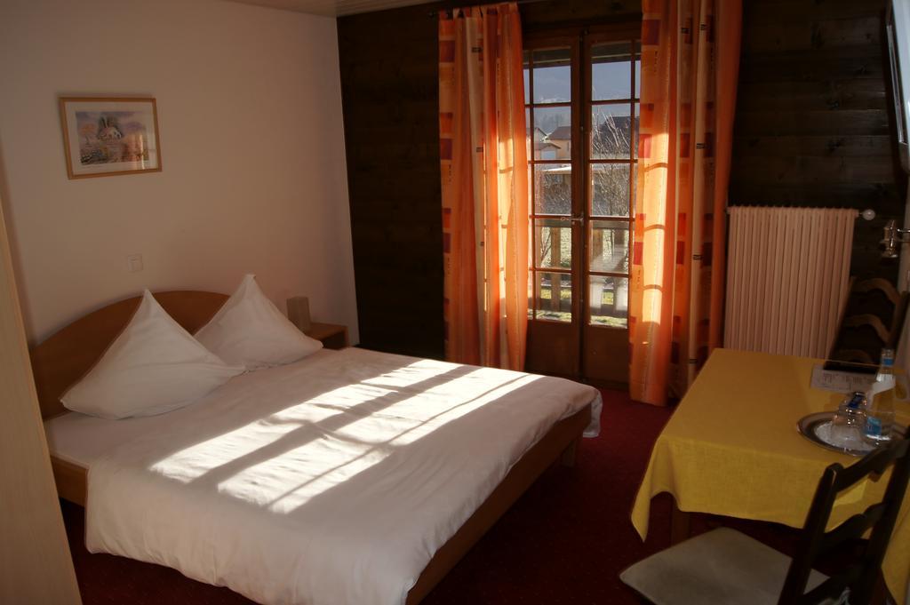 Le Castel En Gruyere Hotel Le Paquier  Room photo